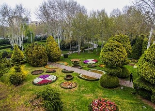 Over 150 flower gardens created at busy sites/ Isfahan